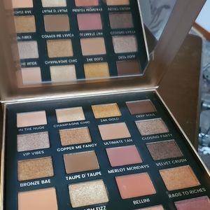 Iconic Eyeshadow Palette